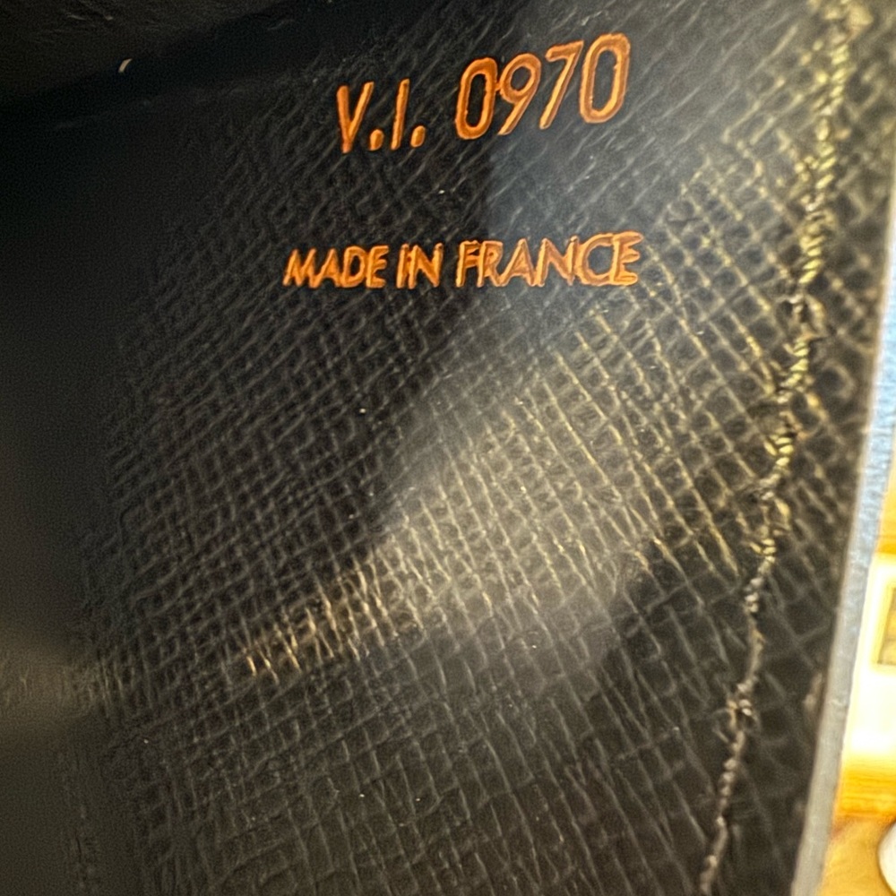 EUC Louis vuitton black leather clutch - Picture 8 of 11